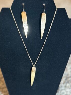 VINTAGE Holly Yashi -Hammered Gold Necklace & Earring Set